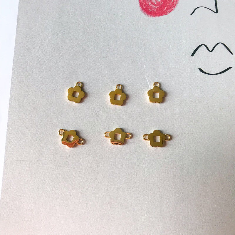 Small Flower pendant in gold stainless steel 1 pc/ pendant diy for jewellery necklace bracelet earrings handicraft