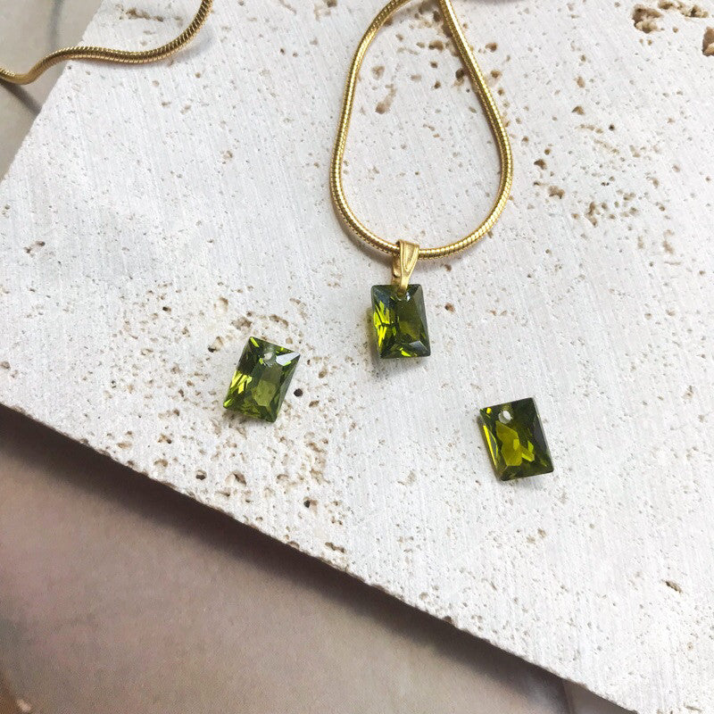 Crystal pendant 1 pc love droplet rectangle pendant - White topaz Peridot red garnet black agate gemstones jewellery