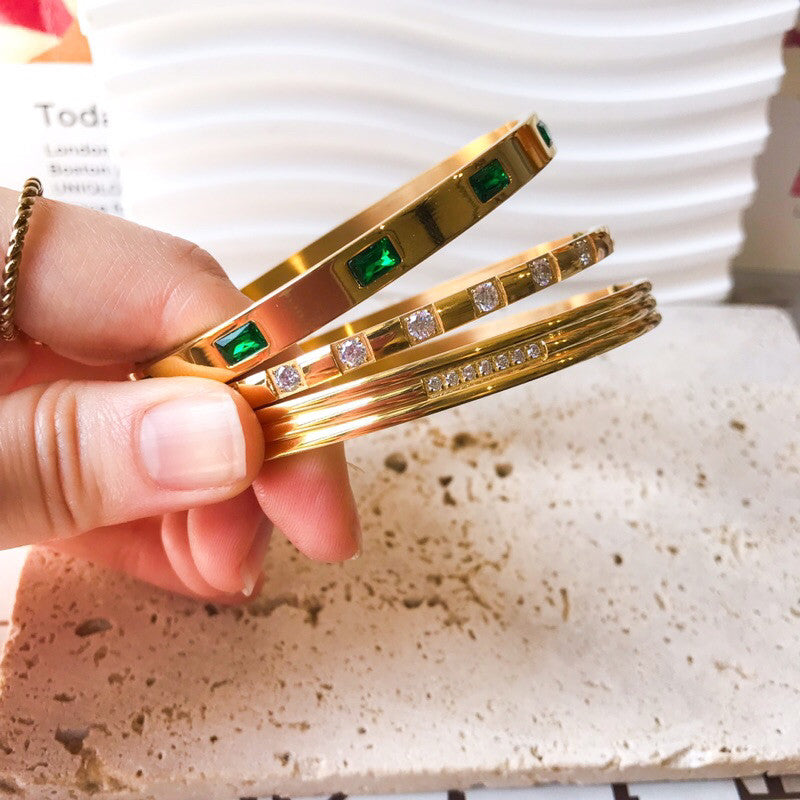 Gold Bangle in Stainless steel material/ Bracelet jewellery for lady accessories fashion necklace earrings