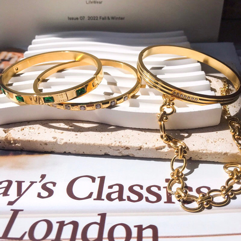 Gold Bangle in Stainless steel material/ Bracelet jewellery for lady accessories fashion necklace earrings