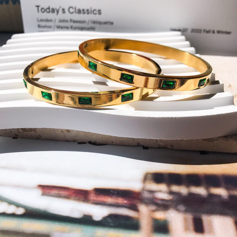 Gold Bangle in Stainless steel material/ Bracelet jewellery for lady accessories fashion necklace earrings