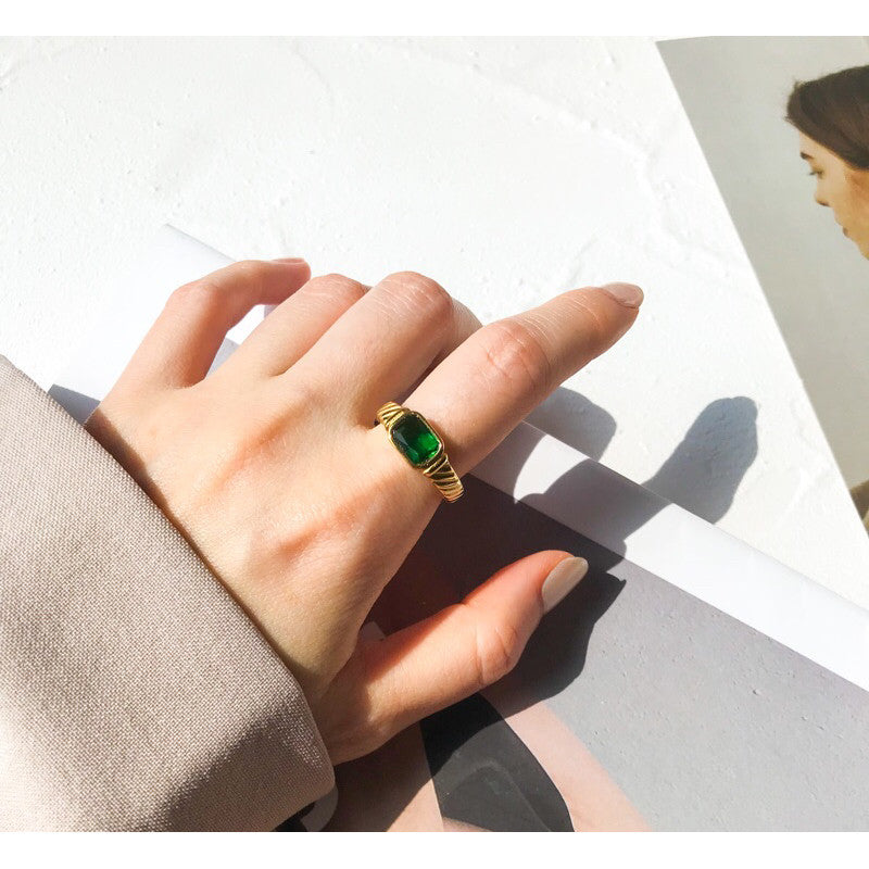 Stainless steel ring 1pc - Emerald gold ring pearl