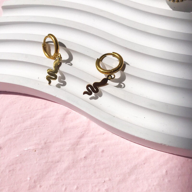 Stainless steel huggies with zirconia/ emerald stone/ pearl earrings/ gold heart shaped
