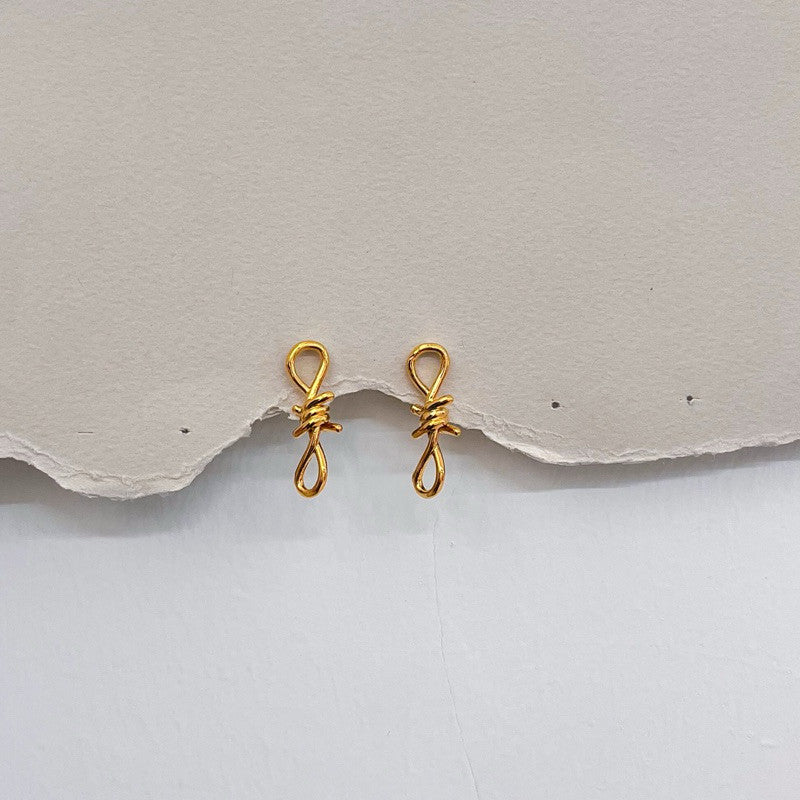 Stainless steel earrings 1 pair/ shell earrings croissant earrings white zircon huggies pearl earrings gold jewellery