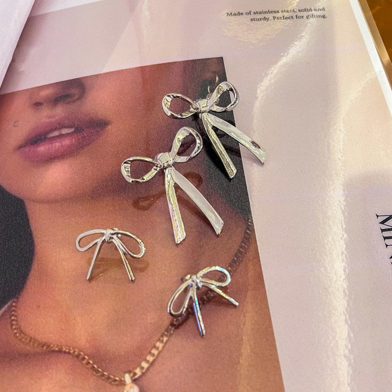 Ribbon earrings 1 pair/ Jewellery earrings lady accessorise/ gold earrings silver earrings