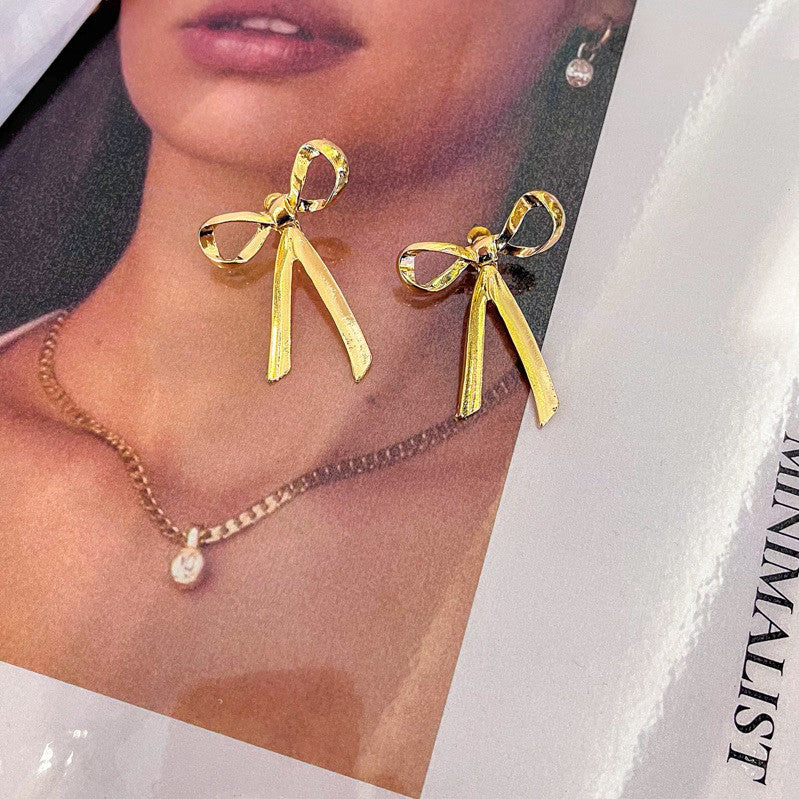 Ribbon earrings 1 pair/ Jewellery earrings lady accessorise/ gold earrings silver earrings