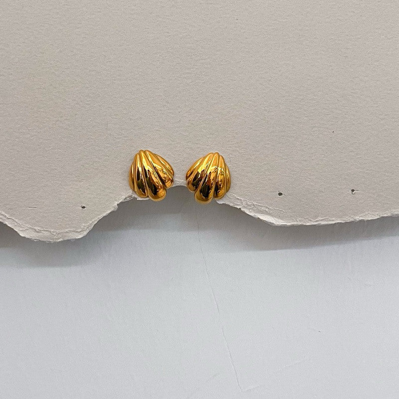 Stainless steel earrings 1 pair/ shell earrings croissant earrings white zircon huggies pearl earrings gold jewellery
