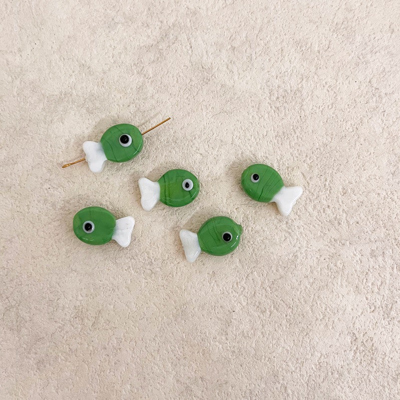 Glass fish beads for jewellery diy / colourful fish pendant sea pendant for necklace bracelet accessories