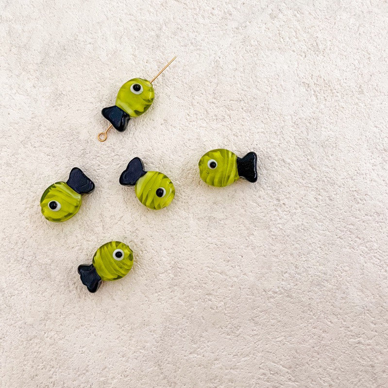 Glass fish beads for jewellery diy / colourful fish pendant sea pendant for necklace bracelet accessories