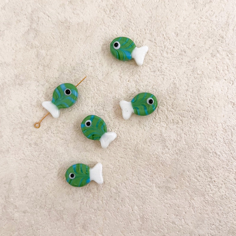 Glass fish beads for jewellery diy / colourful fish pendant sea pendant for necklace bracelet accessories