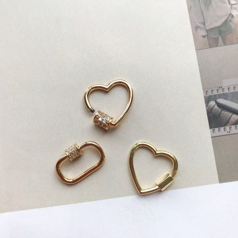 Big Claps Ending: Rectangular Lock with Diamonds/ Love Shaped Clasp