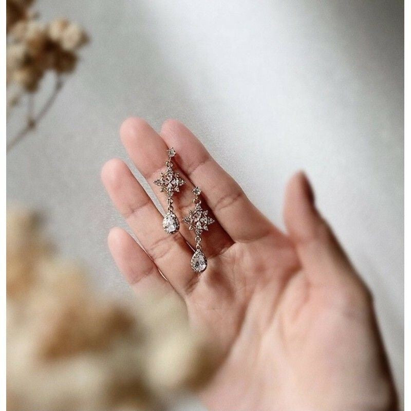 Sparkle Double Hook Petals/Chandelier/Snow Flake/Flower- 14K Rolled Gold