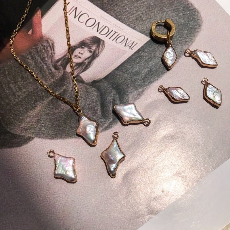 (by piece) Pearls in gold series 2 pearl pendant