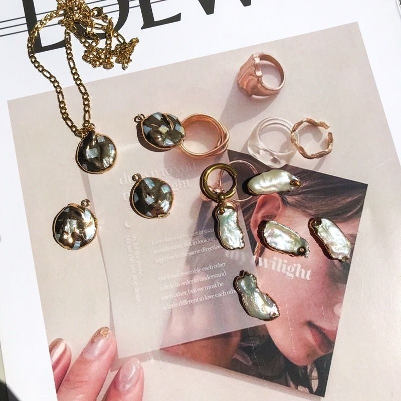 (by piece) Pearls in gold series 2 pearl pendant