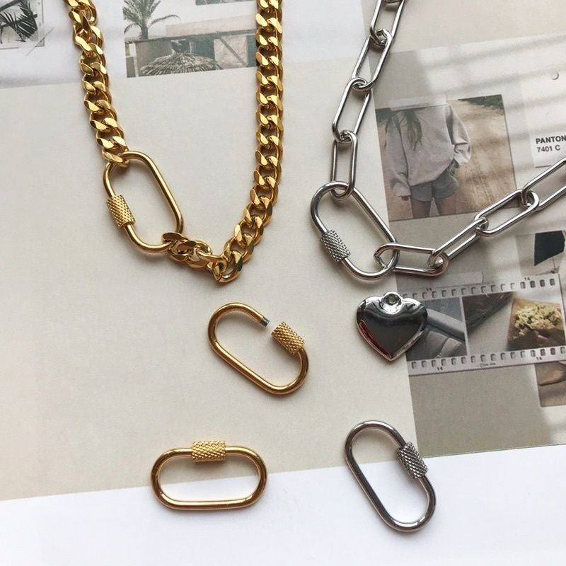 Big Claps Ending: Rectangular Lock with Diamonds/ Love Shaped Clasp