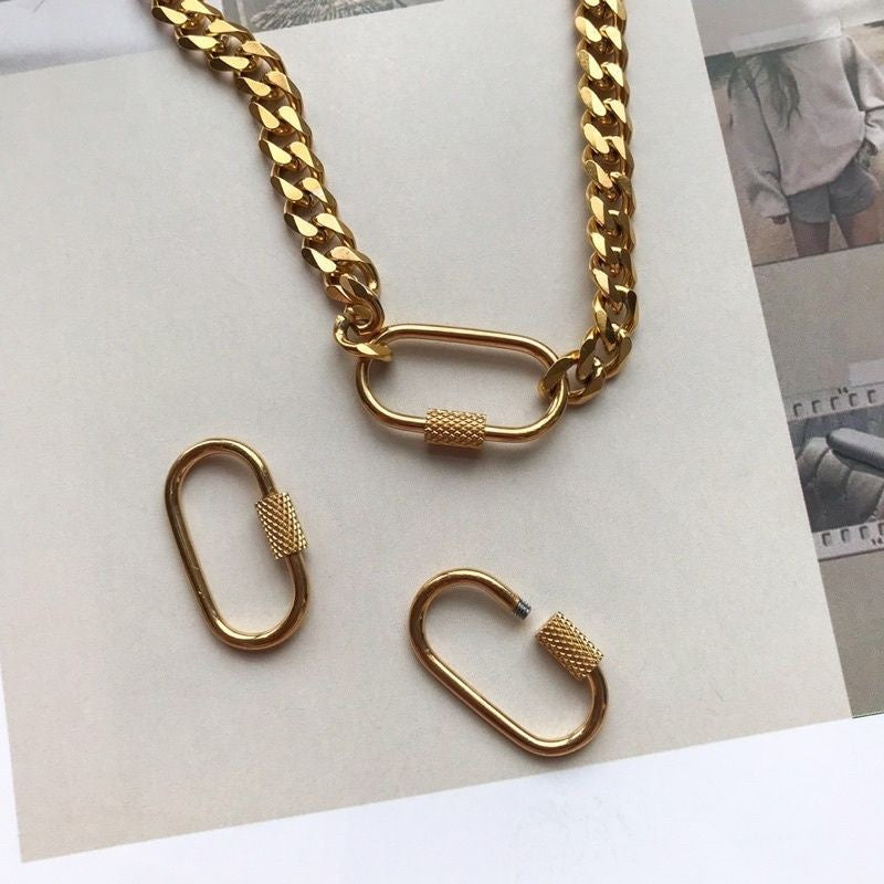 Big Claps Ending: Rectangular Lock with Diamonds/ Love Shaped Clasp