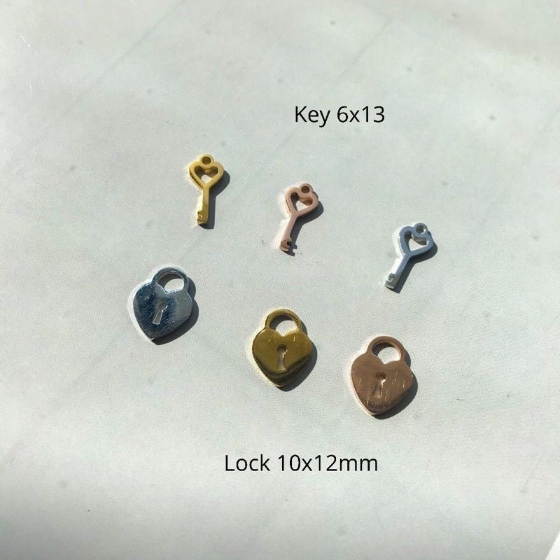 Simple Lock and Key Pendant 1 Pc - Stainless Steel