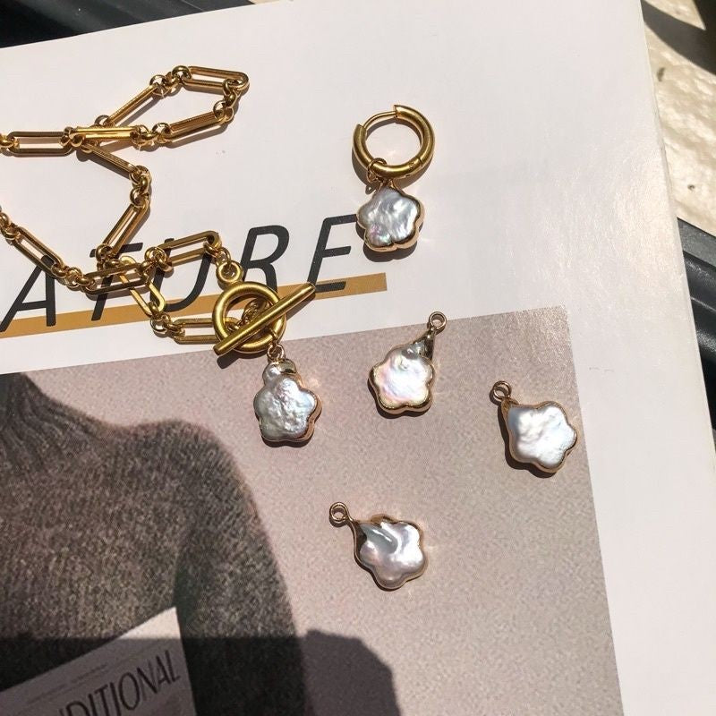 (by piece) Pearls in gold series 2 pearl pendant