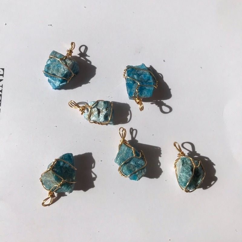Natural Raw Stone Pendant In Copper Wire Crystal Quartz 1 Pc