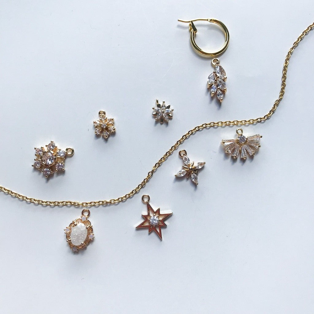 Snow pendant -  zirconia/ sparkle stone/ clover/ flower/ leave