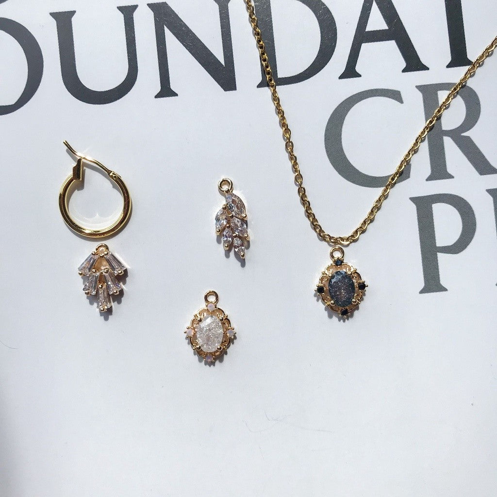 Snow pendant -  zirconia/ sparkle stone/ clover/ flower/ leave
