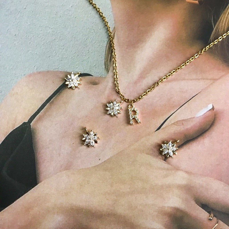 Snow pendant -  zirconia/ sparkle stone/ clover/ flower/ leave