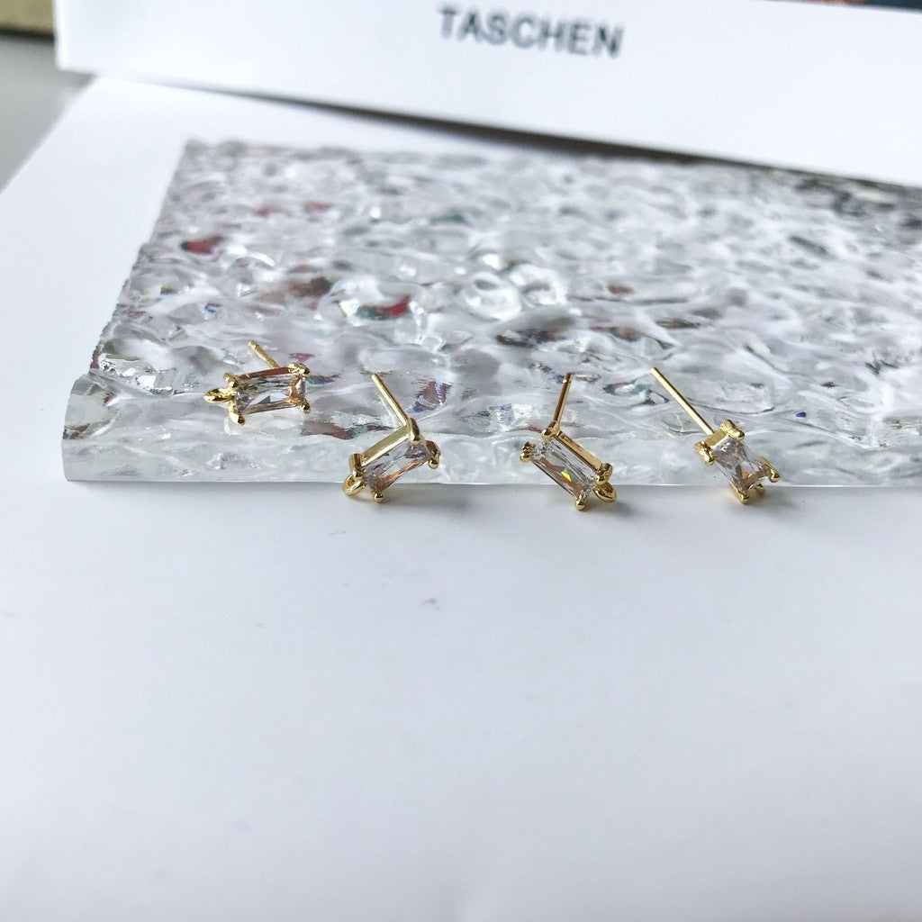 Diamond Zirconia Stone Earrings Stud 1Pair - 14K Rolled Gold