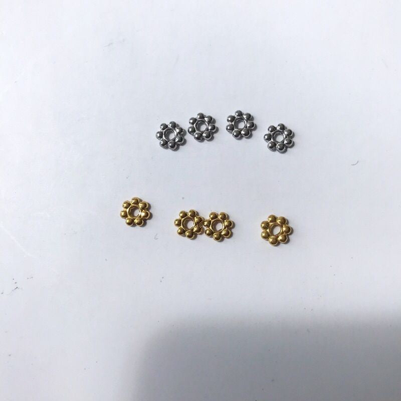 Stainless steel flower spacer 4mm/ 6mm 1pc