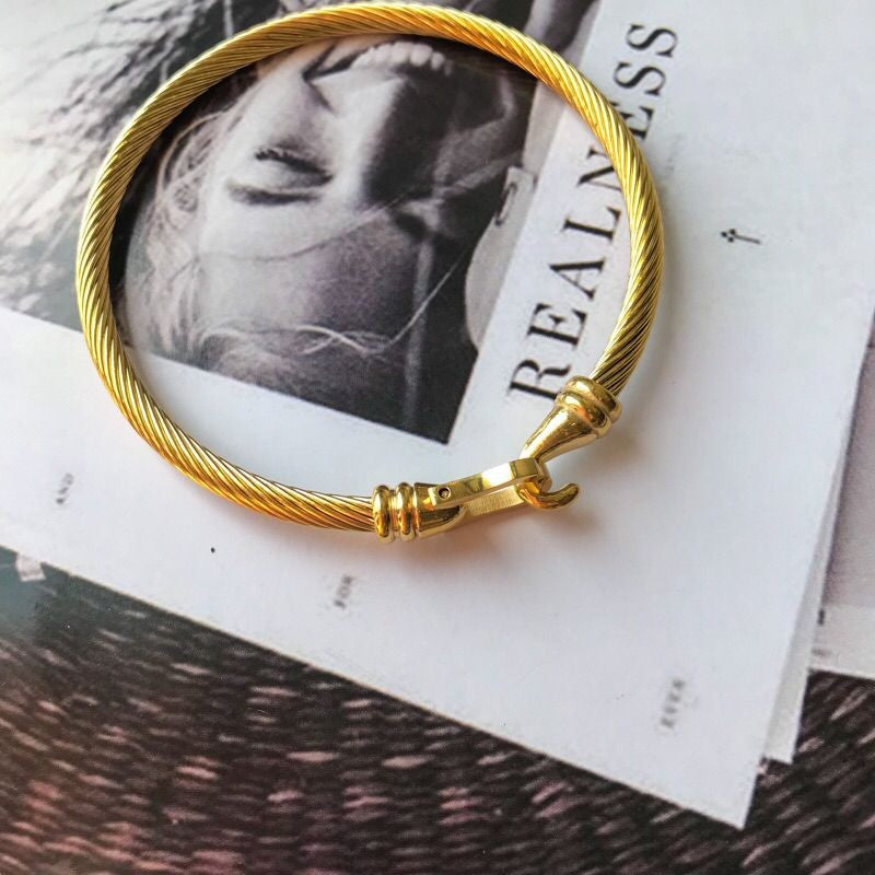 Stainless steel bangle with opening 1 piece