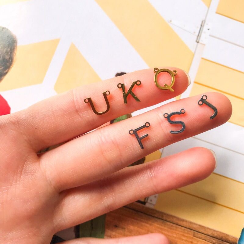 [ A-T ]  letter pendant with 2 hoop/ stainless steel initial personalised alphabet