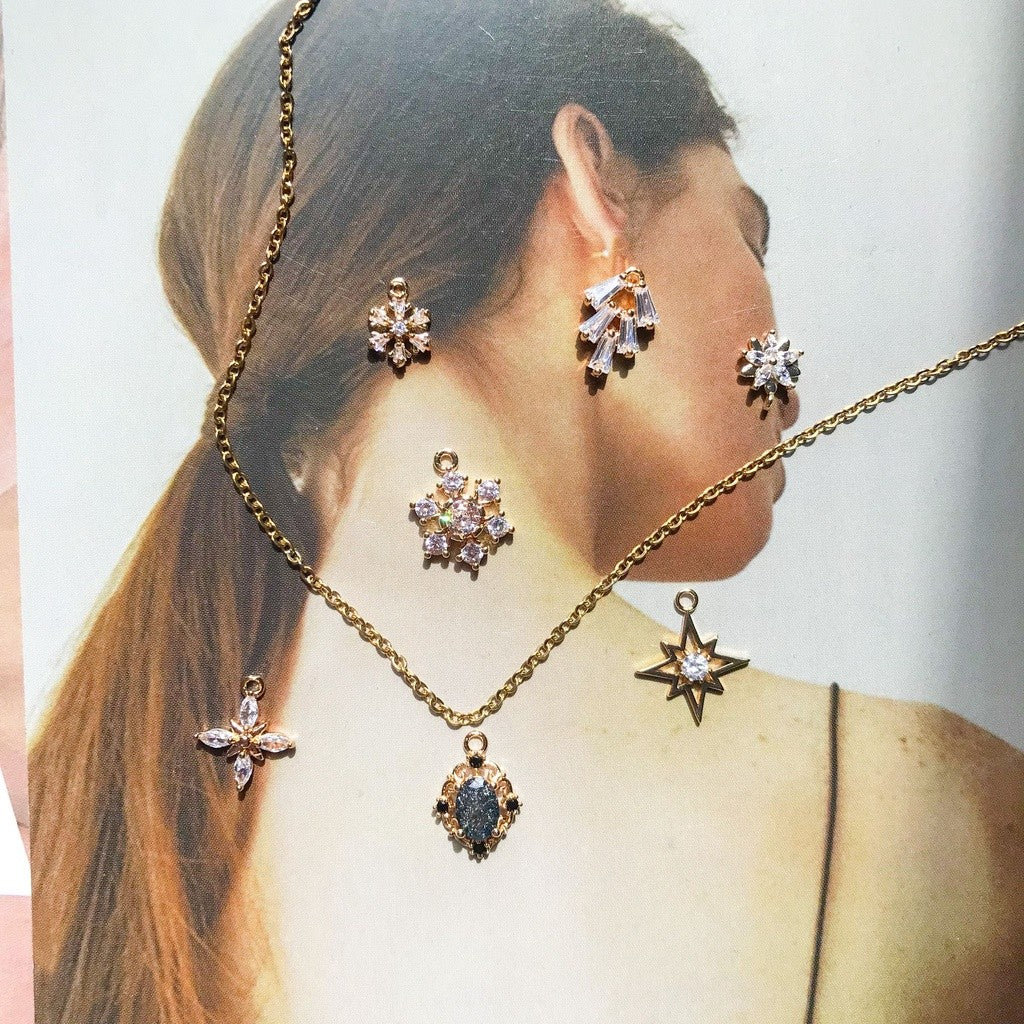 Snow pendant -  zirconia/ sparkle stone/ clover/ flower/ leave