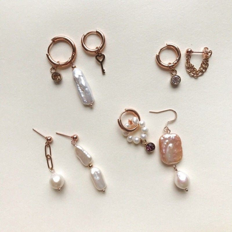 Stainless steel huggies 2.5mm thickness 1 pair/ Stainless steel colour and Rosegold/ Tarnish Resistant PVD coating