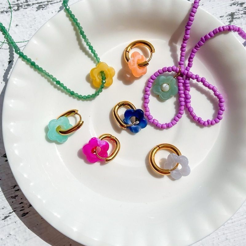 Arcylic flower pendant beads 10pcs per pack/ Colourful flower for diy jewellery