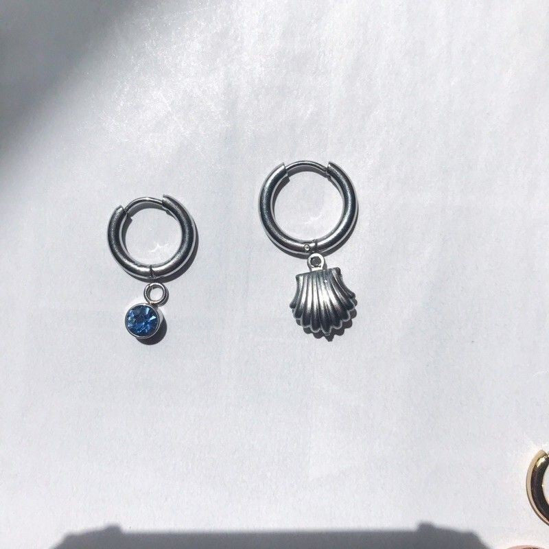Stainless steel huggies 2.5mm thickness 1 pair/ Stainless steel colour and Rosegold/ Tarnish Resistant PVD coating