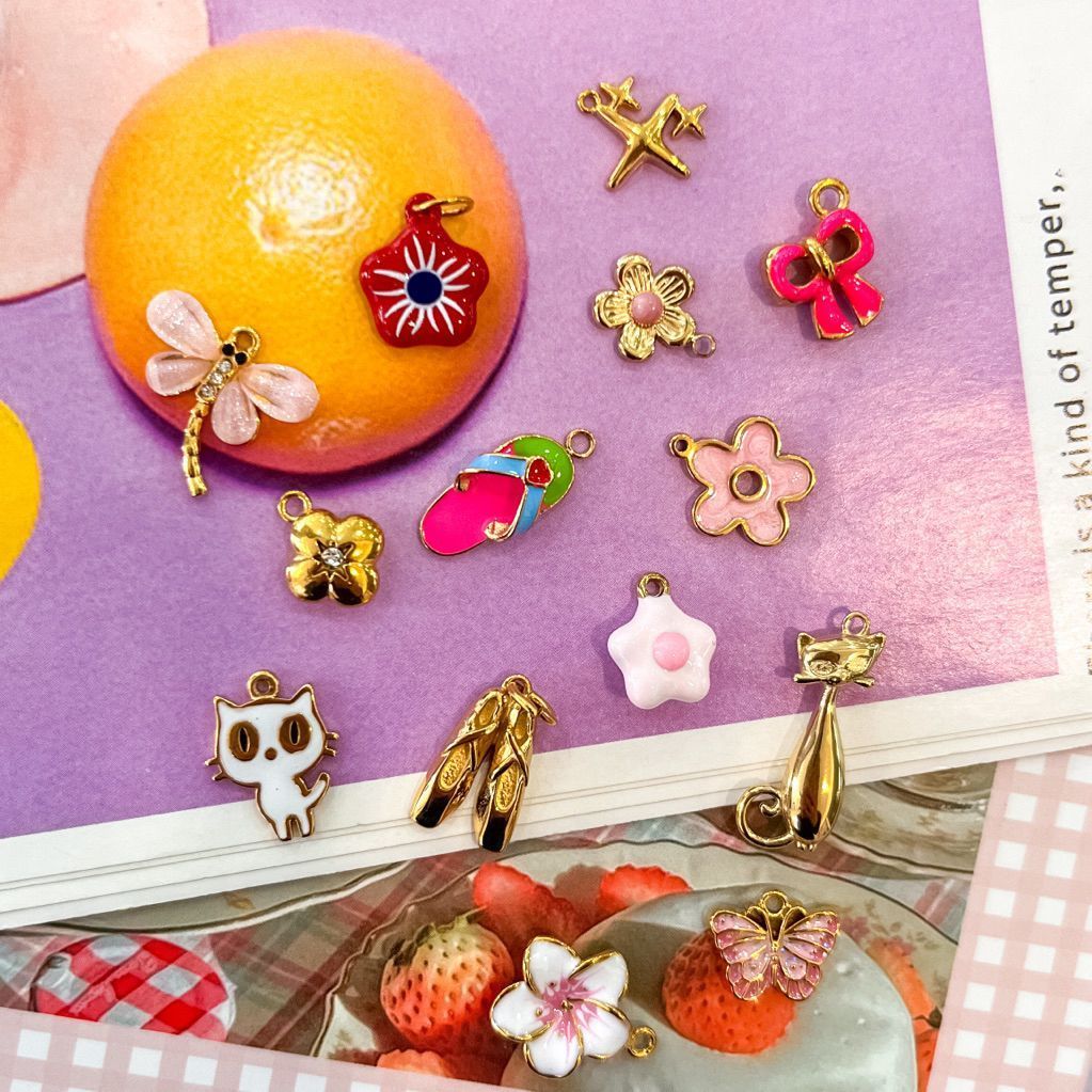 Stainless steel charm cat flower dragonfly butterfly ribbon sandal clover pendant diy jewelry bracelet necklace 1pc
